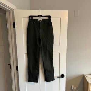 Abercrombie Curve Love Ultra High Rise 90's Straight Jean size 27/4R, Dark Green